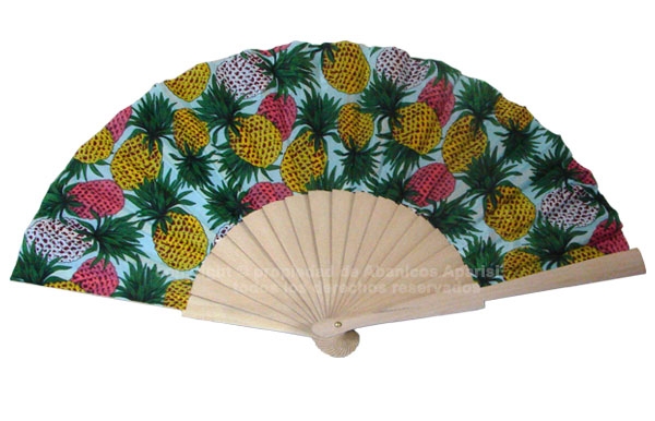 525 – Fan in natural wood, pineapple print 1 side