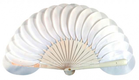 6305/8 – Shaped wooden handbag fan in individual box